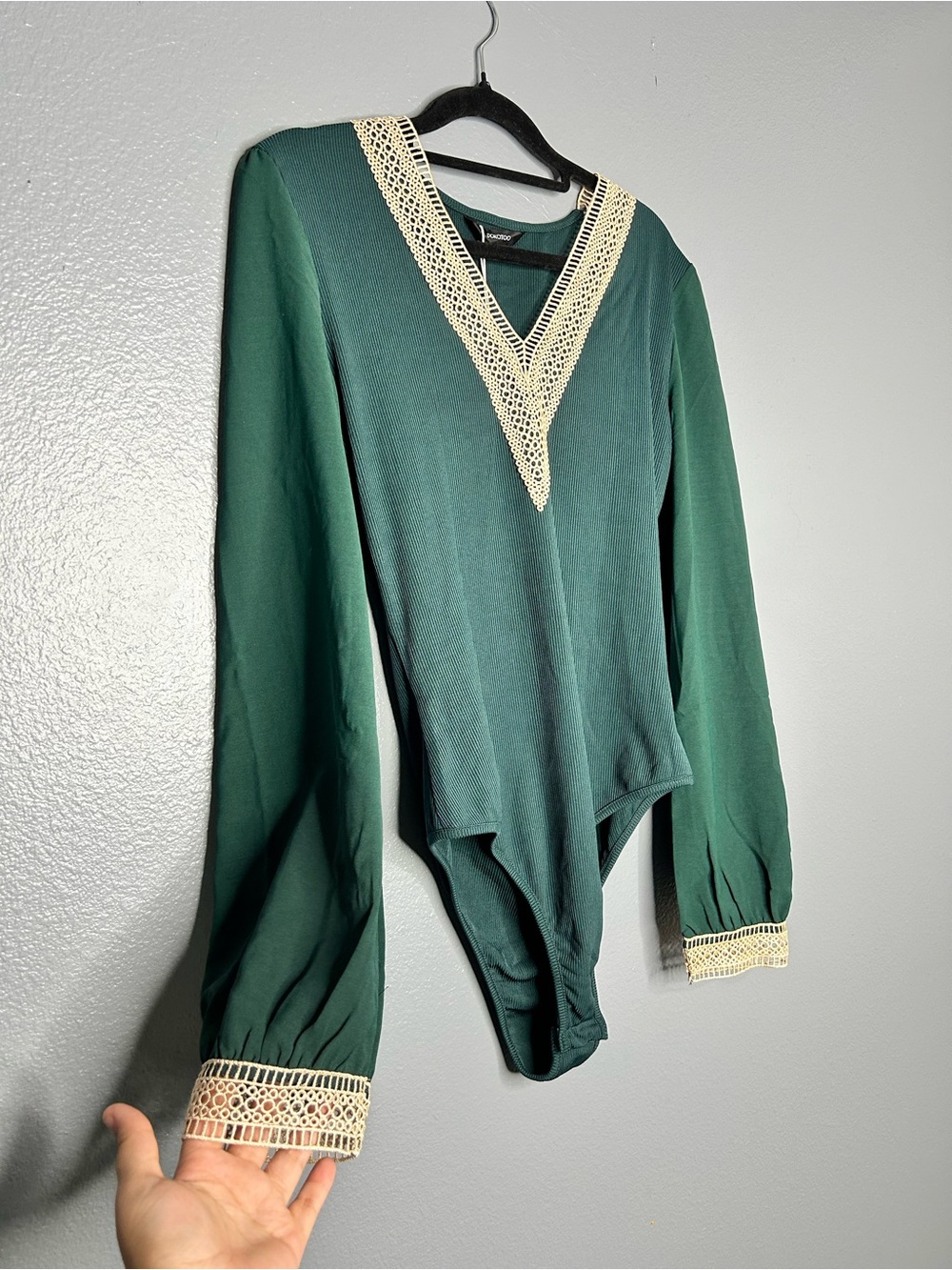 NWT Emerald Green Crochet-Lace Trim Long Sleeve Ribbed Bodysuit Size Medium - Picture 2 of 11